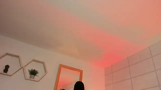 Christine Laam online show from 10/10/25, 12:04