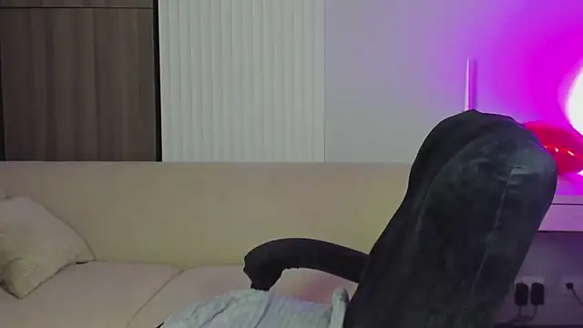 Eva Conors  online show from 04/24/26, 01:19