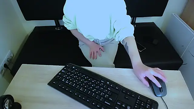 LaimaV  online show from 10/30/25, 05:24