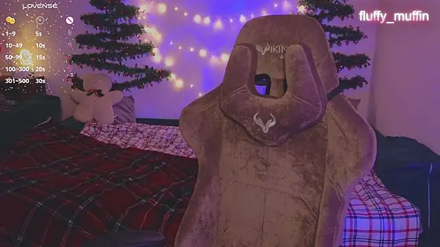 Snapshot of Fluffy_muffin_ chatting on 12/13/24, 07:10 Fluffy muffin online show from 12/13/24, 07:10