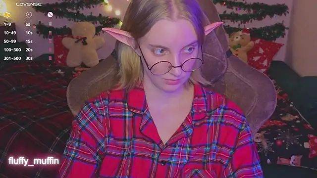 Snapshot of Fluffy_muffin_ chatting on 12/18/24, 06:57 Fluffy muffin online show from 12/18/24, 06:57