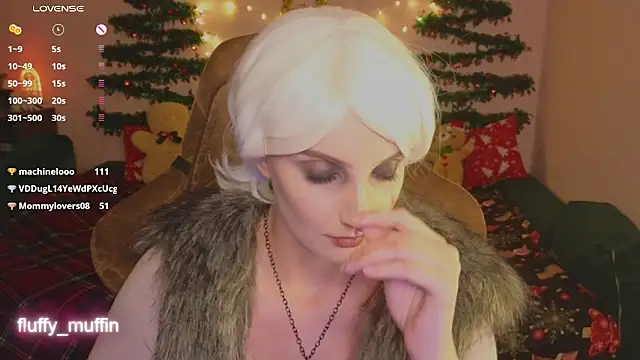 Snapshot of Fluffy_muffin_ chatting on 12/20/24, 10:22 Fluffy muffin online show from 12/20/24, 10:22