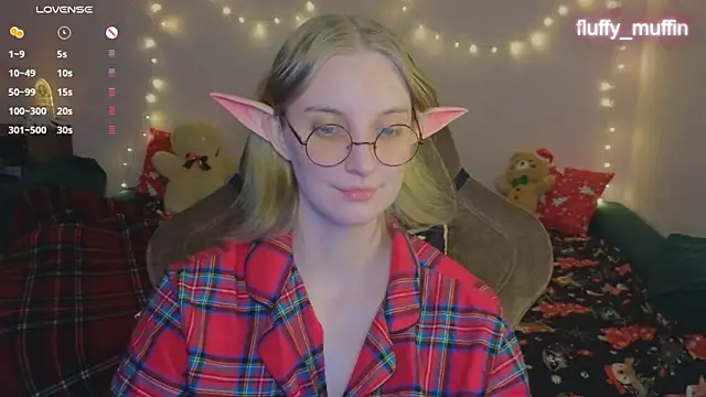 Snapshot of Fluffy_muffin_ chatting on 12/27/24, 07:03 Fluffy muffin online show from 12/27/24, 07:03