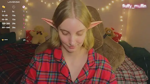 Snapshot of Fluffy_muffin_ chatting on 12/28/24, 10:02 Fluffy muffin online show from 12/28/24, 10:02