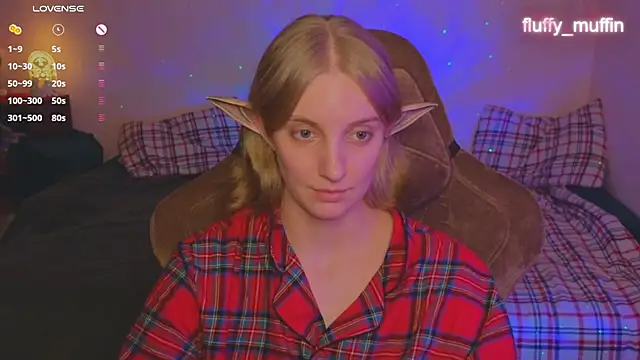 Snapshot of Fluffy_muffin_ chatting on 01/11/25, 07:16 Fluffy muffin online show from 01/11/25, 07:16