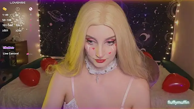 Snapshot of Fluffy_muffin_ chatting on 02/14/25, 09:10 Fluffy muffin online show from 02/14/25, 09:10