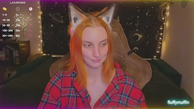 Snapshot of Fluffy_muffin_ chatting on 02/23/25, 06:56 Fluffy muffin online show from 02/23/25, 06:56