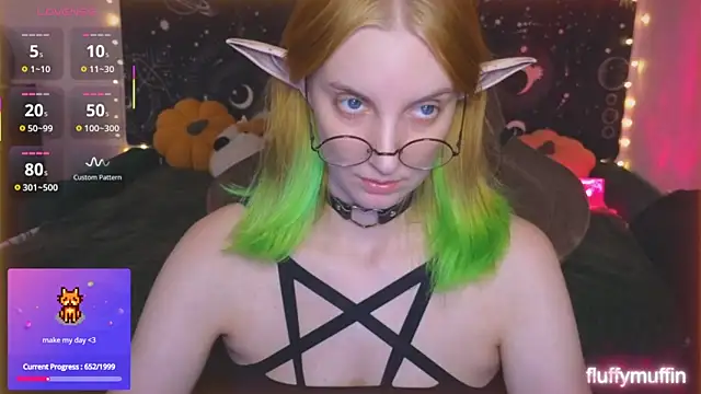 Snapshot of Fluffy_muffin_ chatting on 09/19/25, 03:02 Fluffy muffin online show from 09/19/25, 03:02