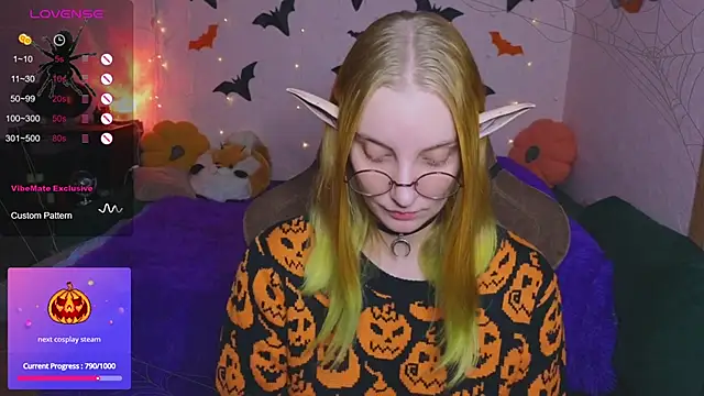 Snapshot of Fluffy_muffin_ chatting on 10/26/25, 03:07 Fluffy muffin online show from 10/26/25, 03:07