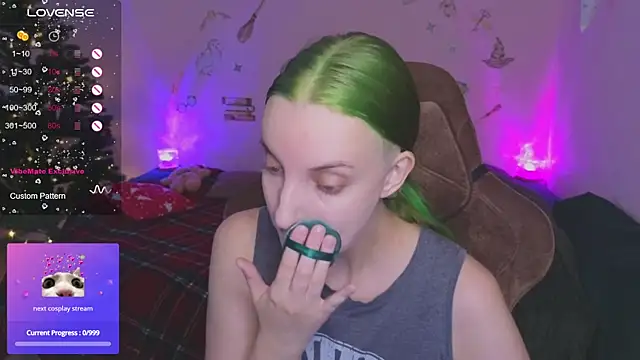 Snapshot of Fluffy_muffin_ chatting on 11/20/25, 07:19 Fluffy muffin online show from 11/20/25, 07:19