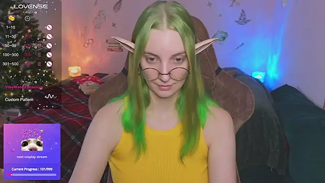 Snapshot of Fluffy_muffin_ chatting on 11/21/25, 08:13 Fluffy muffin online show from 11/21/25, 08:13