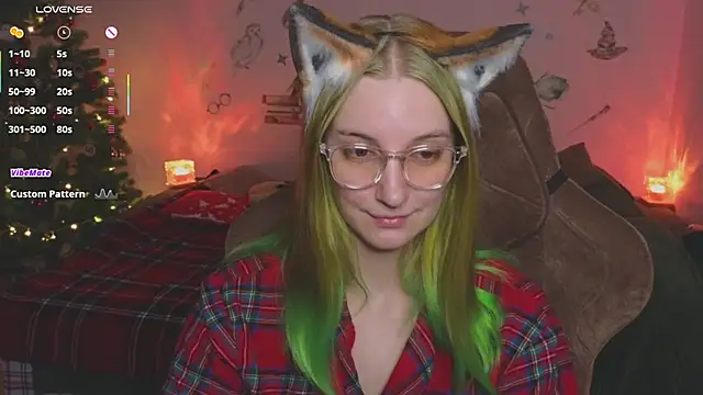 Snapshot of Fluffy_muffin_ chatting on 12/03/25, 08:00 Fluffy muffin online show from 12/03/25, 08:00