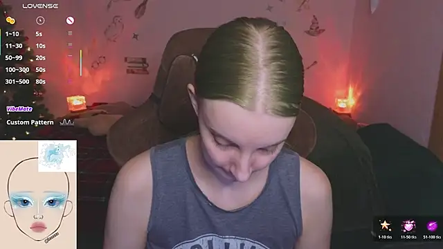 Snapshot of Fluffy_muffin_ chatting on 12/04/25, 08:01 Fluffy muffin online show from 12/04/25, 08:01