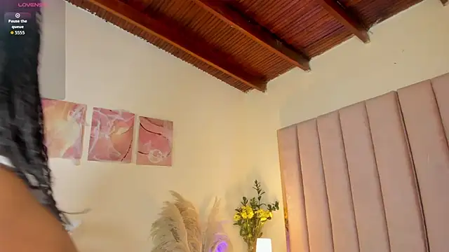 Milan ebony online show from 11/04/25, 12:04