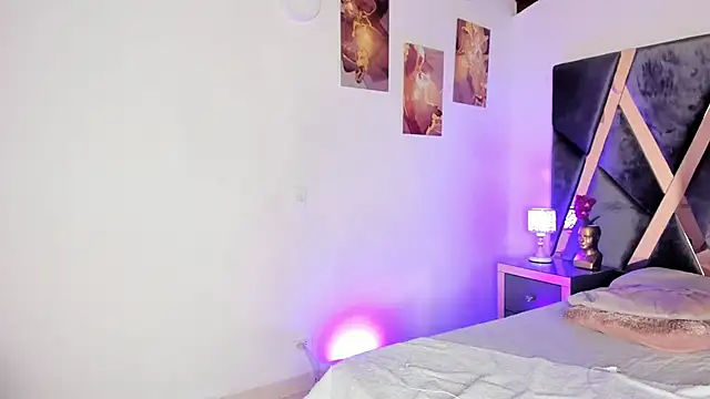 Snapshot of Milan_ebony chatting on 02/28/26, 01:01 Milan ebony online show from 02/28/26, 01:01