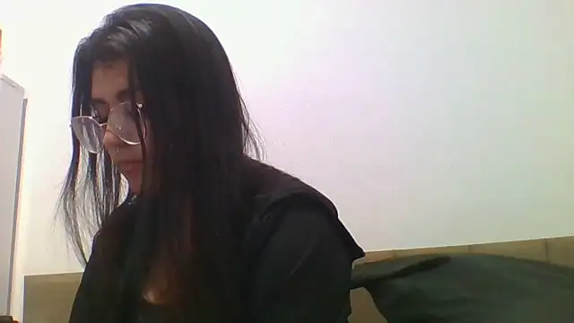 Snapshot of isa_ofc2024 chatting on 05/20/26, 04:46 isa ofc2024 online show from 05/20/26, 04:46