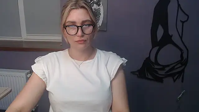 Snapshot of _sexy_lady chatting on 05/07/26, 12:43 sexy lady online show from 05/07/26, 12:43