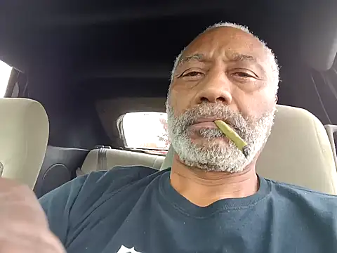 Snapshot of yasohw chatting on 12/17/24, 08:10 yasohw online show from 12/17/24, 08:10