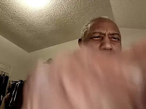 Snapshot of yasohw chatting on 12/20/24, 02:16 yasohw online show from 12/20/24, 02:16