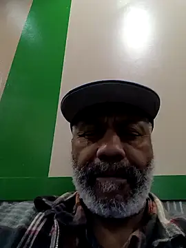 Snapshot of yasohw chatting on 01/01/25, 12:21 yasohw online show from 01/01/25, 12:21