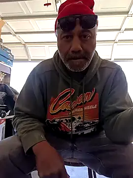 Snapshot of yasohw chatting on 01/23/25, 06:03 yasohw online show from 01/23/25, 06:03