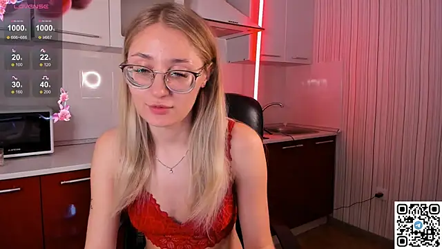 Snapshot of LivyyBossom chatting on 12/15/24, 05:42 LivyyBossom online show from 12/15/24, 05:42