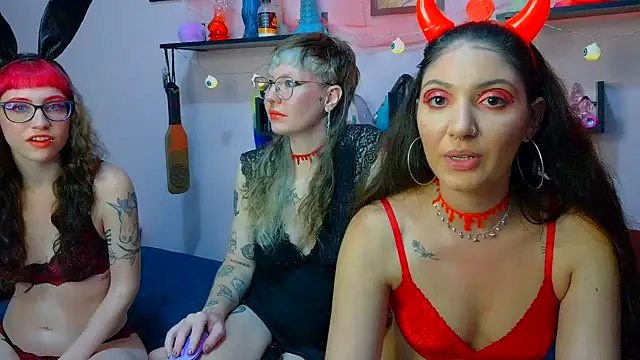 DianaSartori online show from 10/30/25, 03:02