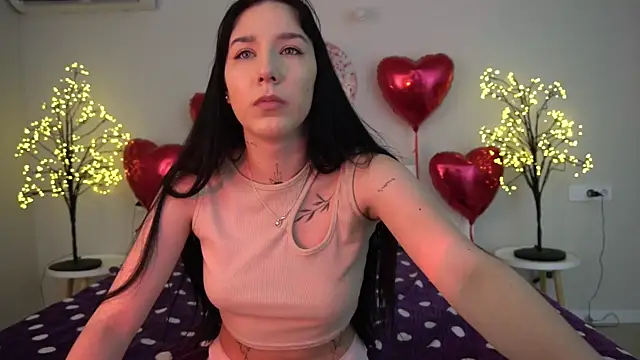 Snapshot of NikkiGoldSide chatting on 02/17/25, 02:04 NikkiGoldSide online show from 02/17/25, 02:04