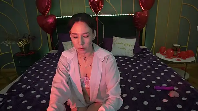 Snapshot of NikkiGoldSide chatting on 02/19/25, 11:14 NikkiGoldSide online show from 02/19/25, 11:14