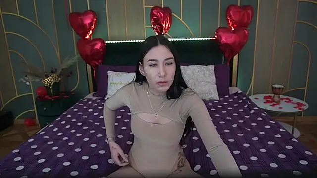 Snapshot of NikkiGoldSide chatting on 02/25/25, 01:50 NikkiGoldSide online show from 02/25/25, 01:50