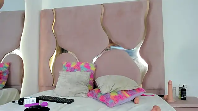 Snapshot of Sofia-candyht chatting on 02/26/25, 03:21 Sofia-candyht online show from 02/26/25, 03:21