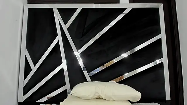 Snapshot of Sofia-candyht chatting on 03/08/25, 01:39 Sofia-candyht online show from 03/08/25, 01:39