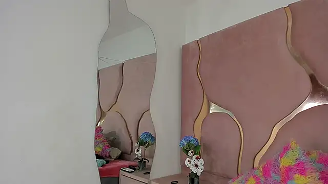 Snapshot of Sofia-candyht chatting on 02/24/26, 08:40 Sofia-candyht online show from 02/24/26, 08:40