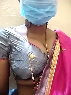 Snapshot of Jyotilakshmi chatting on 10/29/25, 05:25 Jyotilakshmi online show from 10/29/25, 05:25