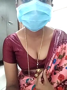 Snapshot of Jyotilakshmi chatting on 10/31/25, 02:29 Jyotilakshmi online show from 10/31/25, 02:29