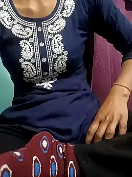 Snapshot of Rajni-Mehra chatting on 02/11/25, 07:33 Rajni-Mehra online show from 02/11/25, 07:33