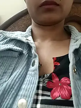 Snapshot of Rajni-Mehra chatting on 02/15/25, 10:11 Rajni-Mehra online show from 02/15/25, 10:11