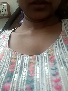 Snapshot of Rajni-Mehra chatting on 03/05/25, 11:17 Rajni-Mehra online show from 03/05/25, 11:17