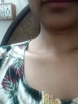 Snapshot of Rajni-Mehra chatting on 03/06/25, 09:25 Rajni-Mehra online show from 03/06/25, 09:25