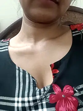 Snapshot of Rajni-Mehra chatting on 03/09/25, 08:18 Rajni-Mehra online show from 03/09/25, 08:18