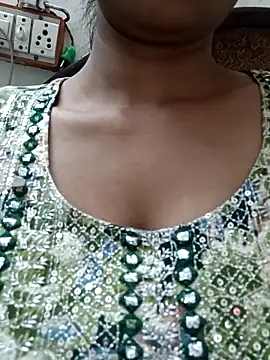 Snapshot of Rajni-Mehra chatting on 03/22/25, 06:33 Rajni-Mehra online show from 03/22/25, 06:33