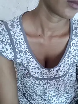 Snapshot of Rajni-Mehra chatting on 10/10/25, 06:23 Rajni-Mehra online show from 10/10/25, 06:23