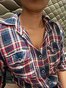 Snapshot of Rajni-Mehra chatting on 11/30/25, 05:44 Rajni-Mehra online show from 11/30/25, 05:44