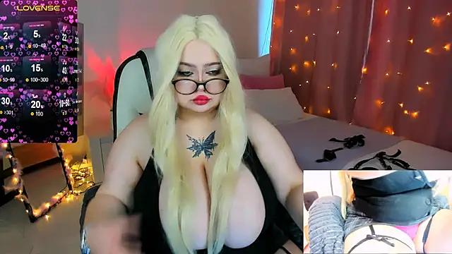 Snapshot of love_insidee chatting on 02/19/25, 08:12 love insidee online show from 02/19/25, 08:12