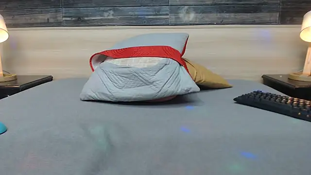 nahomibecker online show from 03/03/25, 05:39