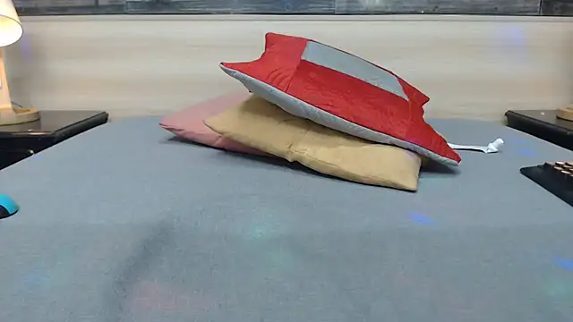 nahomibecker online show from 03/04/25, 05:45