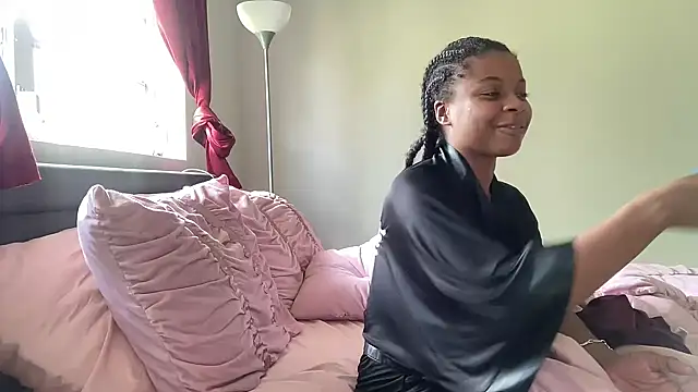 Snapshot of miamiworld chatting on 09/27/25, 03:50 miamiworld online show from 09/27/25, 03:50