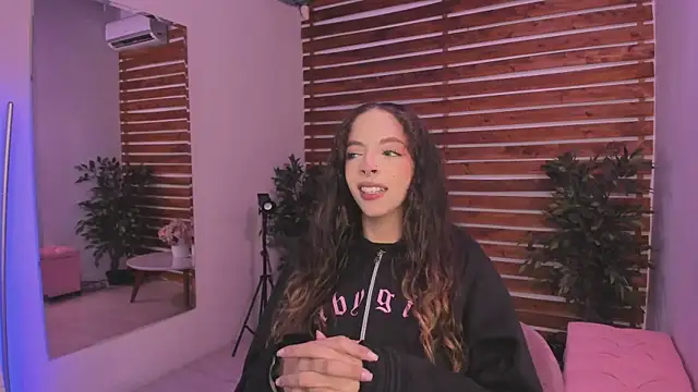 Sapphire Venuss online show from 11/27/25, 02:13