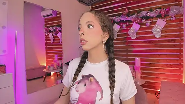 Sapphire Venuss online show from 12/13/25, 11:54