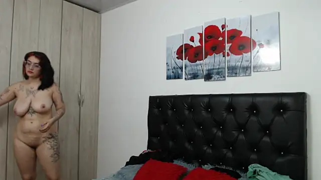 Snapshot of lily_f00x chatting on 11/27/25, 12:29 lily f00x online show from 11/27/25, 12:29